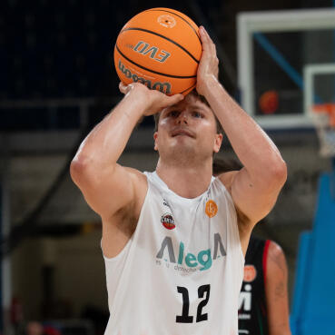 Grupo Alega Cantabria se impone a Fibwi Mallorca Bàsquet Palma 